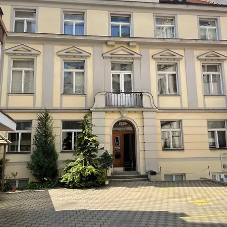 Private With Free Parking Next To Railway Station Pensjonat *